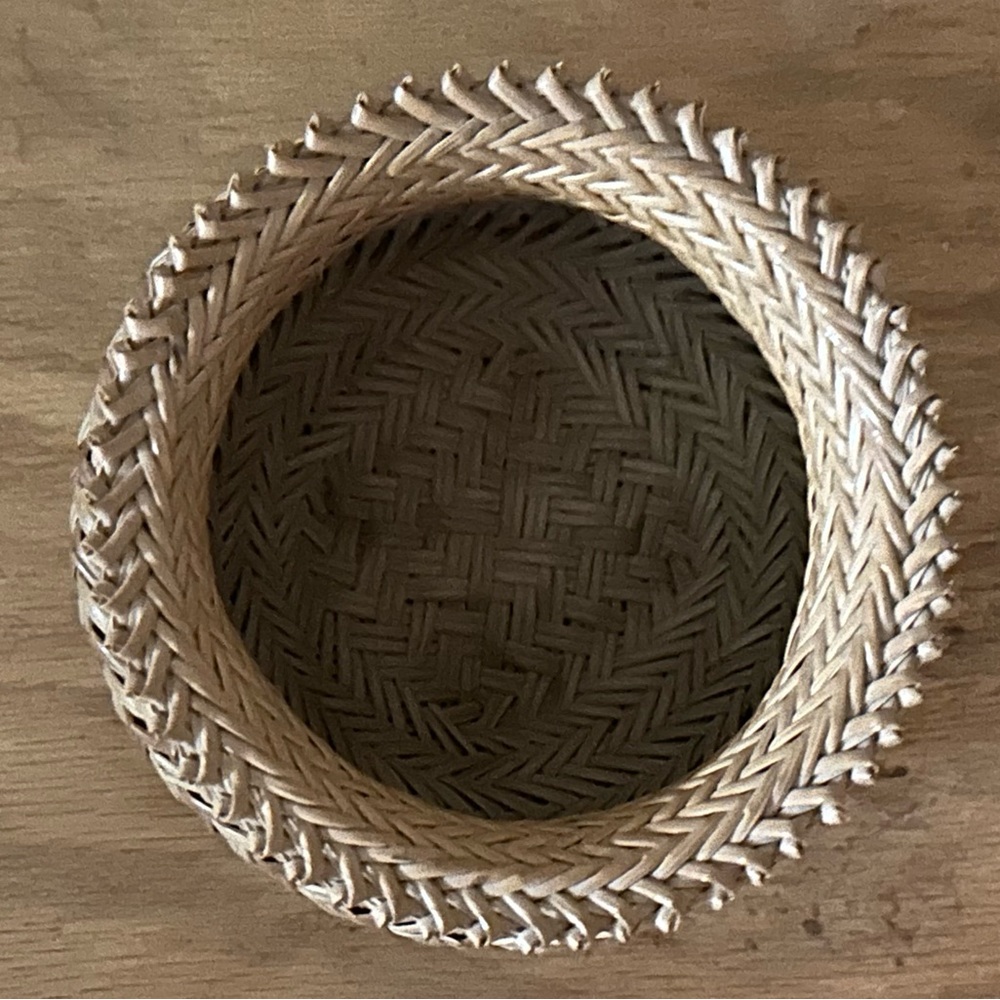 Vintage Tarahumara basket. 4 1/2” wide x 3 1/2” deep. Beautiful artistry. - Picture 3 of 7